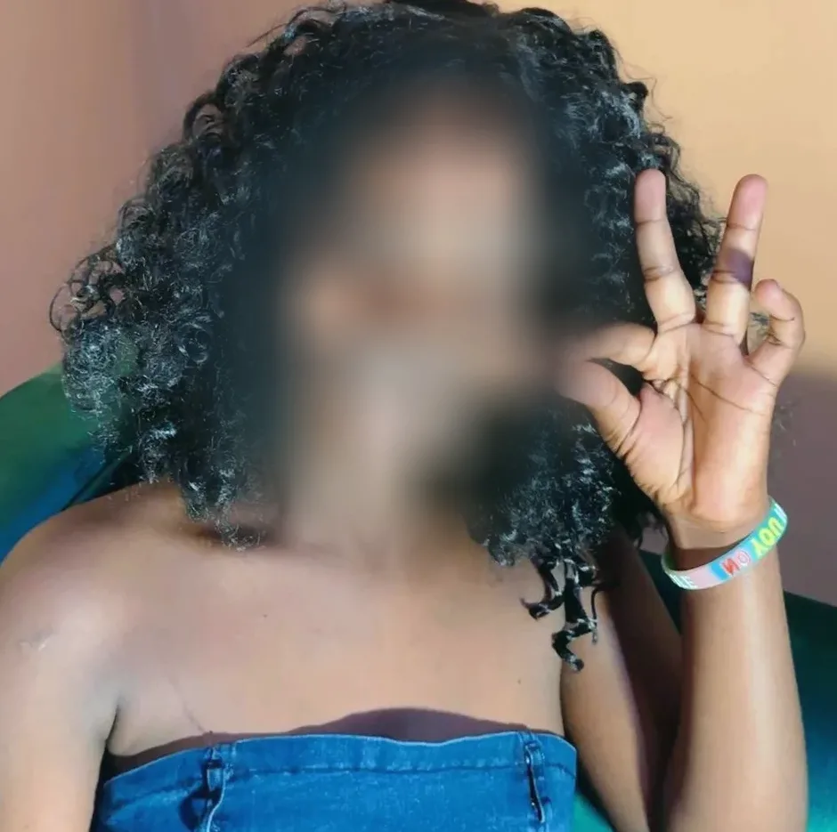 Agnes, 23