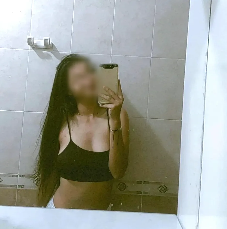 Dalia, 22