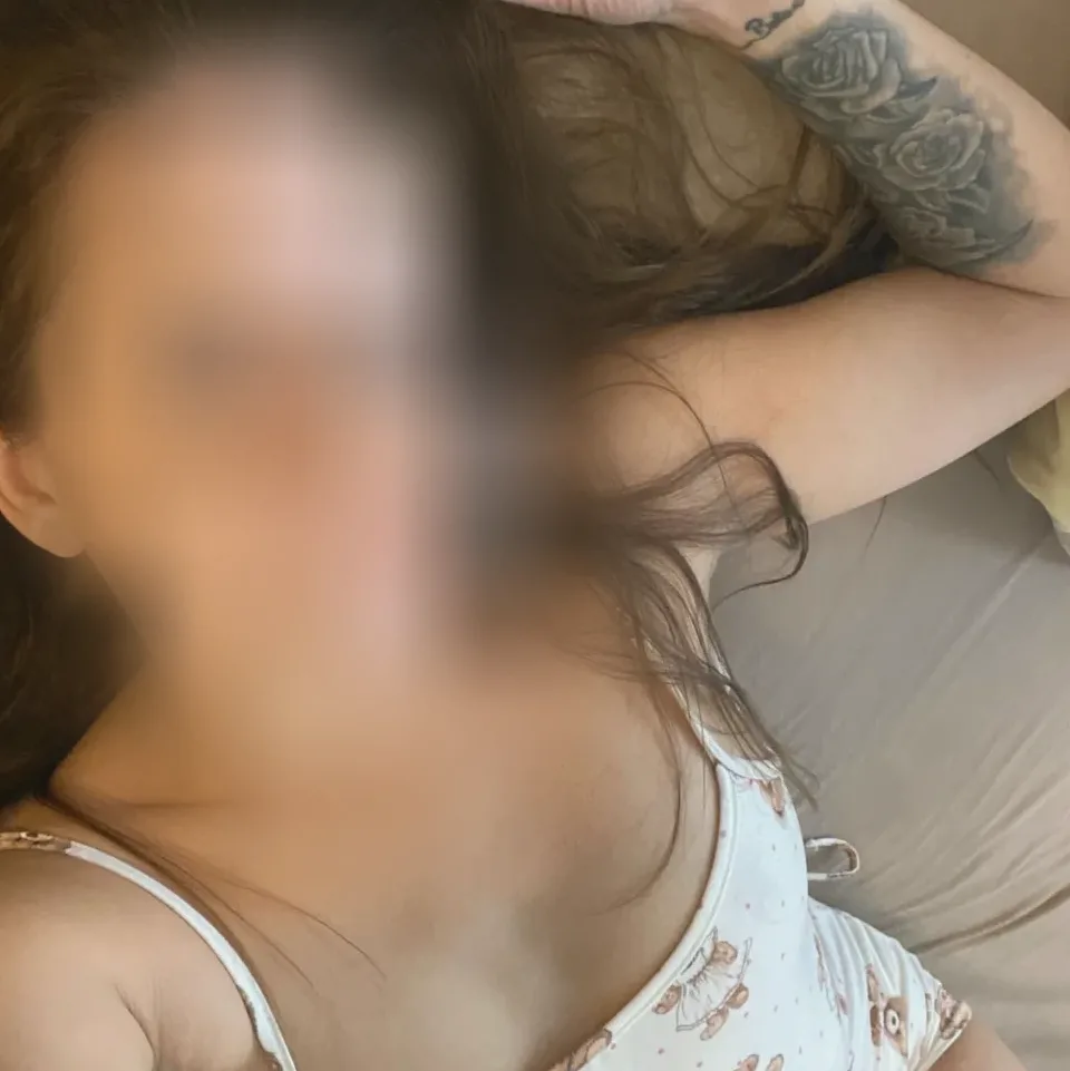 Nathalie, 25