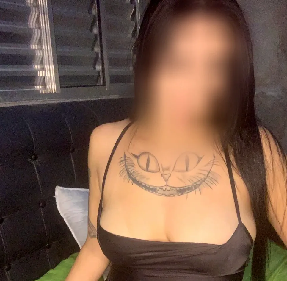 Sara, 27